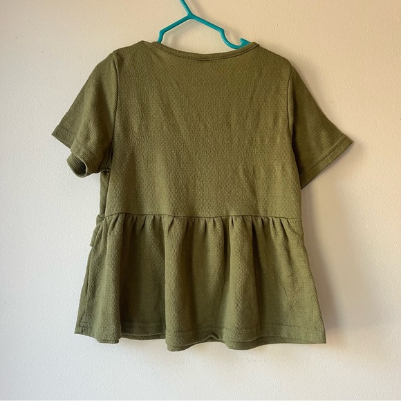 🌼 5/$25 Girls Olive Green Ruffle Peplum Waffle Knit Short Sleeve 120 (5–6 Years) - Picture 6 of 7